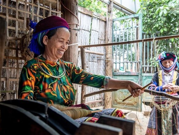 Lung Tam Linen Weaving Village